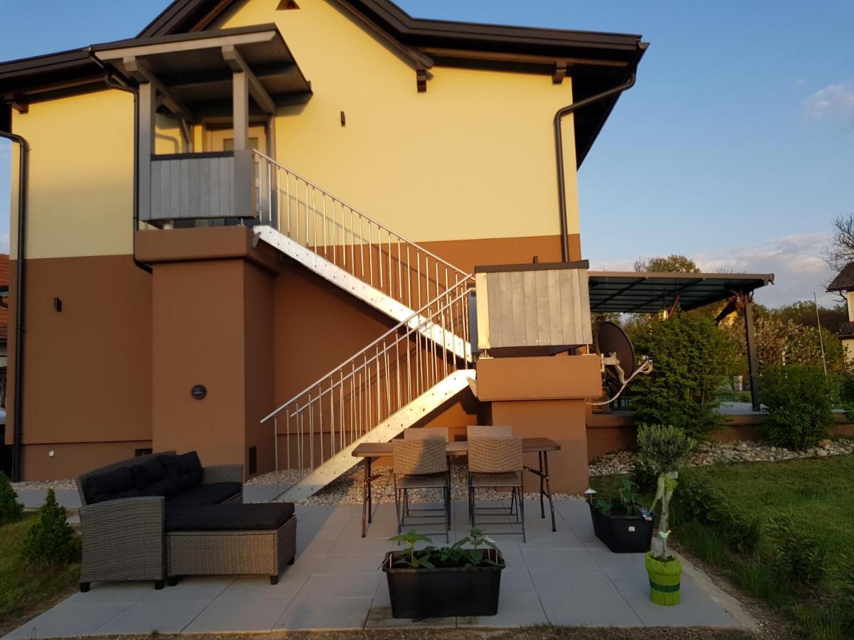 Ferienwohnung Stoisser มูเรค ภายนอก รูปภาพ
